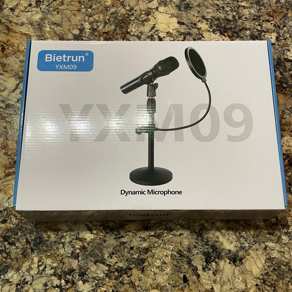 Bietrun Pro USB/XLR Dynamic Microphone, never used, perfect condition
